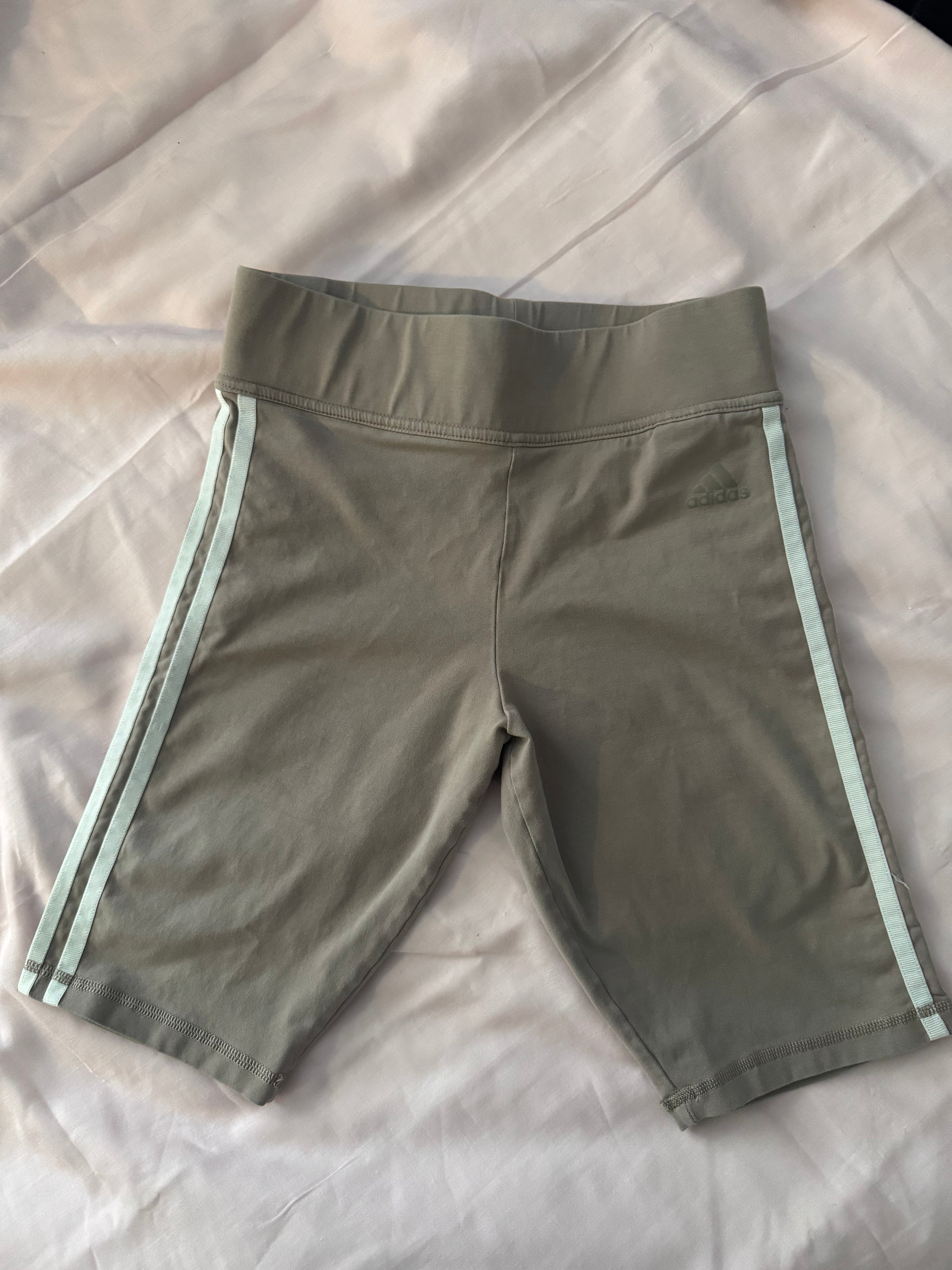 ADIDAS SHORT SIZE S