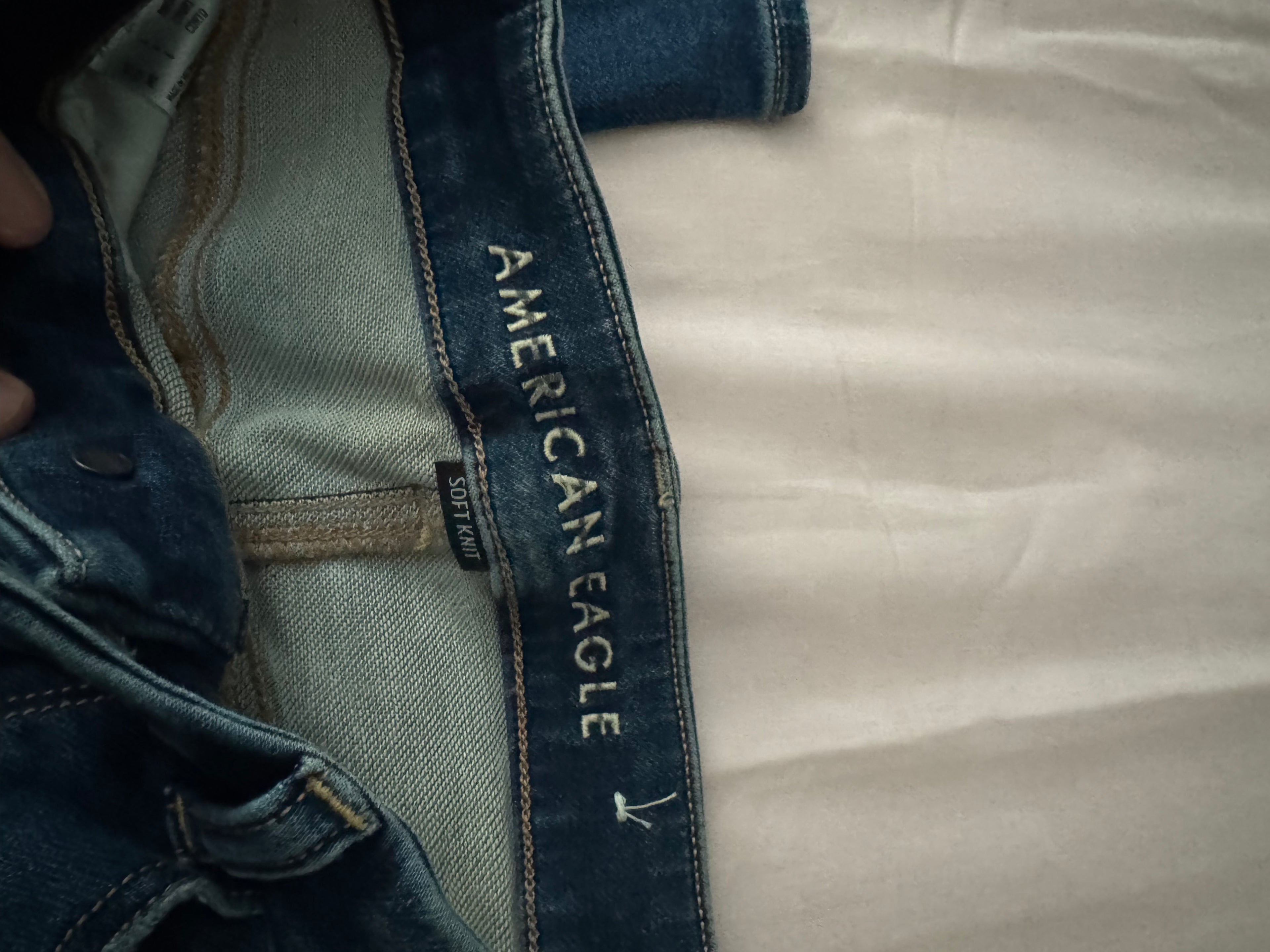 AMERICAN EAGLE SIZE 6